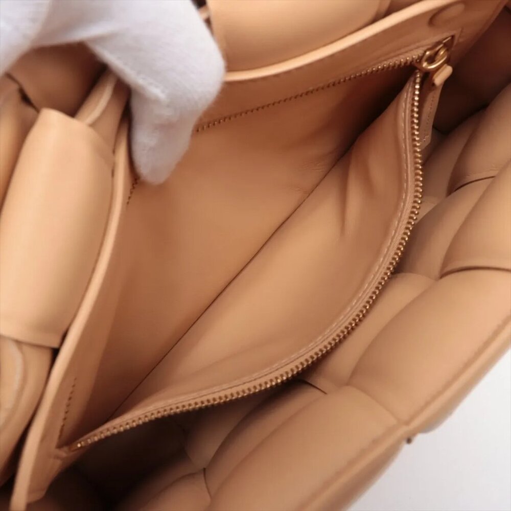 Sold out ❌Bottega Veneta Maxi Intrecciato padded cassette Leather Shoulde - Picture 7 of 9